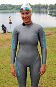 Triathlon wetsuits provide maximum speed, buoyancy, and warmth during a triathlon in cool water. Pin Von J Smith Auf Wetsuits Neoprenanzug Schwimmanzug Tauchanzug