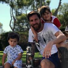 Antonella roccuzzo e lionel messi sono convolati a nozze il 30 giugno 2017,dopo oltre 10 anni di fidanzamento. Pin On Lionel Messi