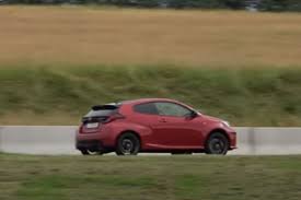 Mar 29, 2021 · und auch den gegenpol zum sparsamen hybrid hat toyota im programm: Video Toyota Yaris Hybrid 2020 Innenraum Check Test Der Autotester De