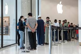 launch of iphone 14 at dubai mall in