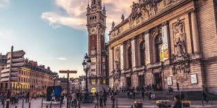 This city has a strong industrial background, but, after some difficult years, it is now known throughout france for its handsome city centre and its very active cultural life. Der Grosse Flohmarkt Von Lille Oui Sncf