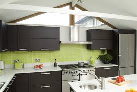 Discover these elegant kitchens for ideas on how to incorporate a dark backsplash in an upcoming renovation or new build. Green Backsplash Photos Design Ideas Remodel And Decor Lonny