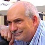 Michele Smargiassi, giornalista, è a Repubblica dal 1989, dove si occupa di società, cultura e politica. Cura il blog Fotocrazia. - 1475_tPFXb