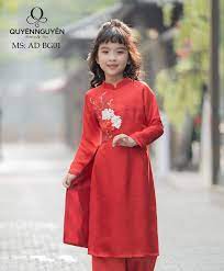 Áo dài bé gái màu đỏ thêu tay đính kèm hoa mẫu đơn nổi AD BG01
