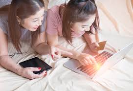 Although social media can present some risks, it's important to understand what the benefits are to social media removes the boundaries of meeting and maintaining people and forming bonds beyond borders. Postive And Negative Effects Of Social Media On Children