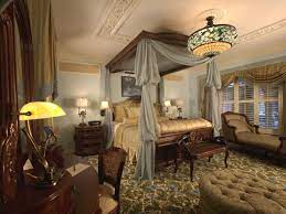 create a romantic victorian style bedroom