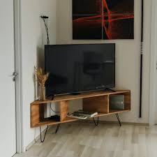 how to decorate around a corner tv