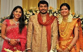Vineeth kumar was born in payangadi, kannur. Malayalam Actor Vineeth Kumar Wedding Photos 5 Photo Art Inc