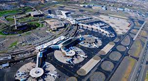 (cbsnewyork) — a scare at newark liberty international airport sent passengers running from terminals onto the tarmac monday. Newark Airport Ewr