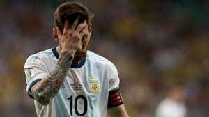 Leo messi holds up his golden ball. Copa America 2019 Fans Yab Lionel Messi As Argentina Lose To Colombia Bbc News Pidgin