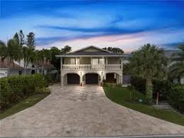 homes in naples park fl