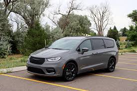 review 2022 chrysler pacifica is still