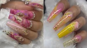 Coffin nail designs look awesome, especially with a long nails, but you don't have to have long nails to take part in this trend. Glamorous Long Coffin Nails