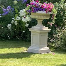 Stone Garden Urns And Planters