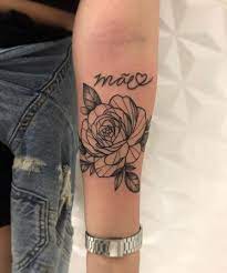 O admin últimas flores 2019 compartilha informações e imagens relacionadas ao ta. Tatuagem Feminina Braco Escrita Mae Tatuagem Feminina Braco Tatuagem Tatuagem Feminina
