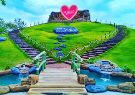 Bukit cinta merupakan salah satu wisata yang ada di pamekasan, menyuguhkan bukit yang berbentuk hati dan dilengkapi dengan anak tangga. Harga Tiket Masuk Wisata Selamat Pagi Madura Maret 2021 Wisatakaka