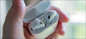 what do the lights on the airpods case