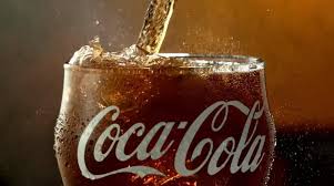 Keine jungen partyhüpfer, die sich am strand eine kühle cola gönnen und. Coca Cola Taste The Feeling Song Aus Der Werbung Januar 2016 Tvsong