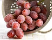Should grapes be washed before refrigerating?