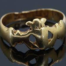 the claddagh ring meaning origin
