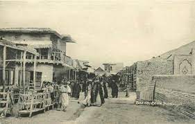صور قديمة من العراق - ذي قـــار - احد اسـواق الـنّـاصـريـة 1918 Old Bazaar  Nassryah 1918 | Facebook
