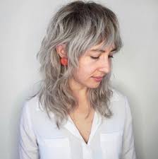 A balayage layered haircut is superb for framing your face. 50 Fabulous Gray Hair Styles Julie Il Salon