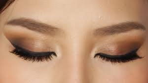 makeup application for brown eyes