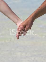 Esto dice la forma en la que nuestra pareja nos agarra de la mano. Pareja Agarrados De La Mano Fotografias De Stock Freeimages Com