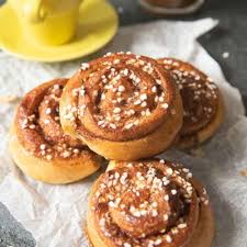 swedish cinnamon buns kanelbullar