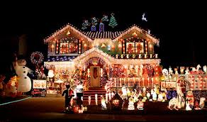 Check out these easy christmas home decor ideas perfect for apartments and small living spaces. 7 Decked Out Christmas Houses Christmas House Lights Christmas Lights Outside Outdoor Christmas Lights