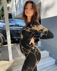 Now that the model's secret is out, she's done hiding her tummy. Emily Ratajkowski Outfit 11 23 2020 Celebrities Pictures