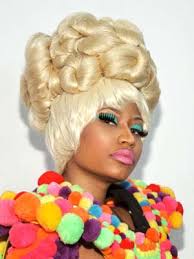 Nicki Minaj has the best wig collection since Marie Antoinette, and Terrence Davidson is the man behind it. The hairstylist hand assembles, styles, ... - nicki-minaj-amazing-wigs