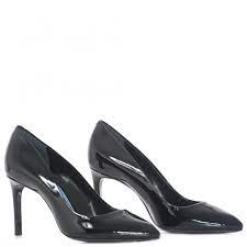 black patent leather sofa court shoe