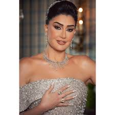 صور غادة عبد الرازق بفستان الزفاف الجديد تحتل الصدارة على مواقع التواصل -  الوطن الخليجية