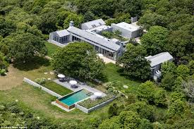 President Barack Obama's Martha's Vineyard holiday home being sold for  $22.5m | Daily Mail Online