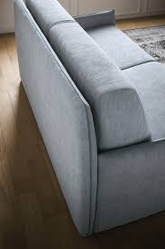 Много удобен за юношеска стая или малък хол / студио поради компактните си размери в сгънато състояние. Moderen Raztegatelen Divan Ot Italiya Perpao Bg Couch Sofa Furniture