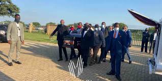 Television personality akhumzi jezile is being laid to rest in johannesburg on saturday morning. Kabelo Molopyane Funeral Video And Pictures From Kb S Burial Today Zim News Zimbabwe Latest News Headlines Today Breaking Top Stories Live Now