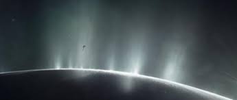 Saturno: Su pequeña luna Encélado, puede albergar vida según la NASA