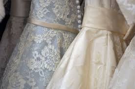 Hochzeitskleid vorne kurz hinten lang. Kurze Brautkleider Trends Varianten Und Vorteile Brautfee