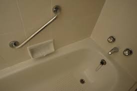 what will clean a fibergl bathtub