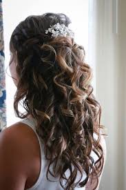 The combination of layers and curls brings out a messy look. Pin By Lindsay Kristine On Happily Ever After Half Up Hair Half Up Wedding Hair Down Hairstyles