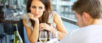 Hoe voelt een vrouw zich na een eerste date en wat verwacht zij daarna? |  WeSocialMEN.com