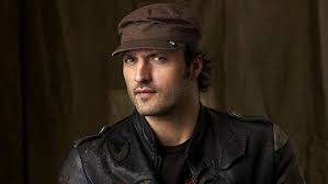 Most of the bit players in the criminal world look scruffy and unkempt so much so however, the emptiness in carlos' eyes can only takes the movie so far. Robert Rodriguez To Direct Netflix Sci Fi Film We Can Be Heroes Cast Revealed Den Of Geek