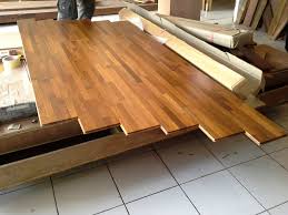 Lantai kayu solid adalah jenis lantai kayu yang terbuat dari bahan kayu asli seperti kayu jati dan kayu merbau. Jual Lantai Kayu Merbau Gudang Parquet Indonesia