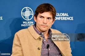 Ashton Kutcher High Quality Image Size 2848x4288 Of Ashton Kutcher Photos gambar png