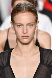 no makeup looks from fashion week