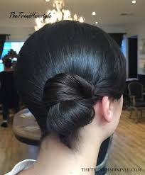 See more ideas about bun hairstyles, hair styles, natural hair styles. Sleek Side Bun 40 Quick And Easy Short Hair Buns To Try The Trending Hairstyle Page 30