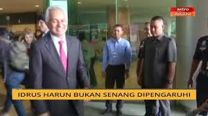 Four people were awarded the panglima mangku negara (pmn) which carries the title tan sri: Idris Harun Bukan Senang Dipengaruhi Astro Awani