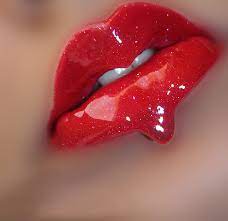 strawberry lips red liquid