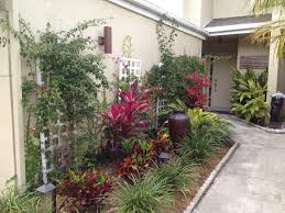 75 Small Tropical Landscaping Ideas You